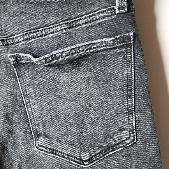 Madewell High Rise Denim Shorts | Madewell Shorts | High Rise Shorts | Size 27 - Picture 9 of 9